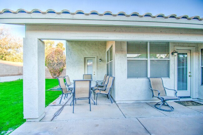 Building Photo - 3216 E Muirwood Dr