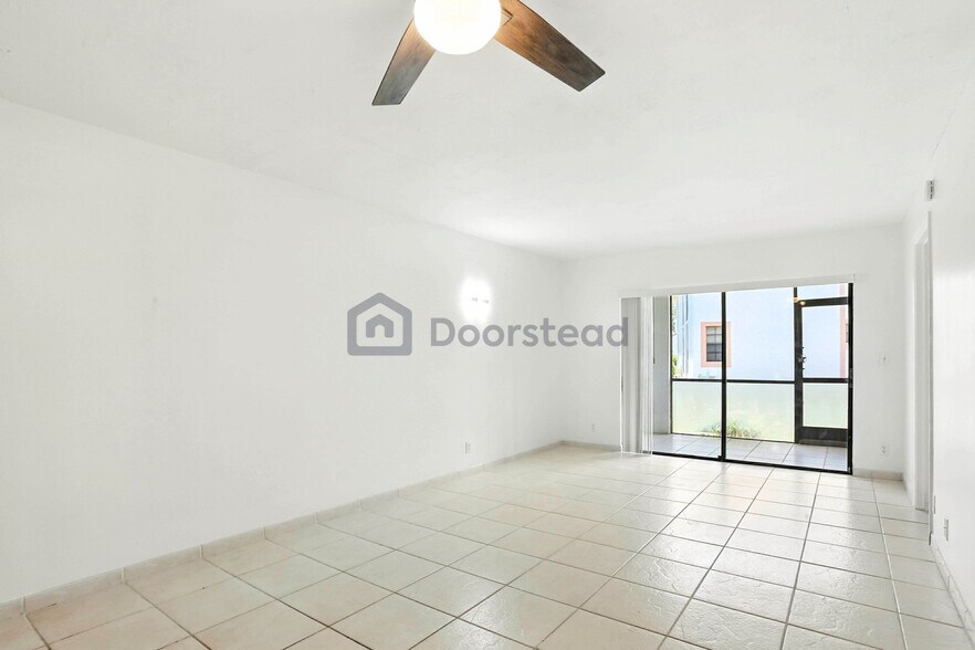 Building Photo - 3050 Norwood Pl