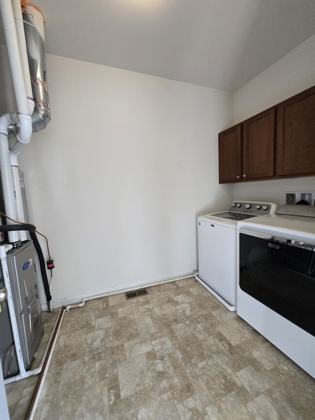 Building Photo - 522 Fairway Dr