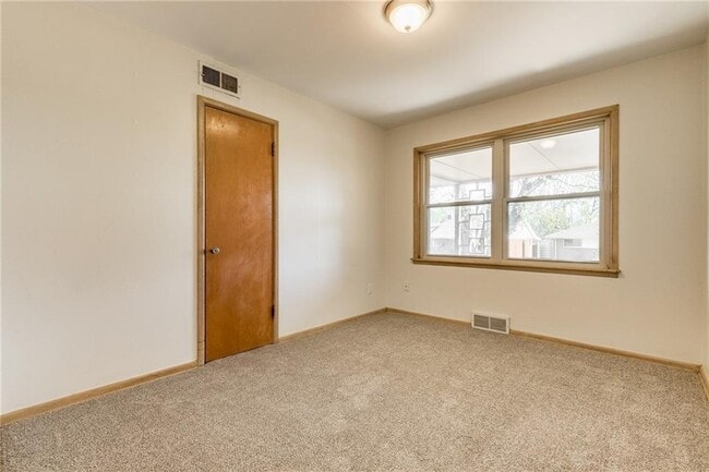 Building Photo - 205 Tullahoma Dr