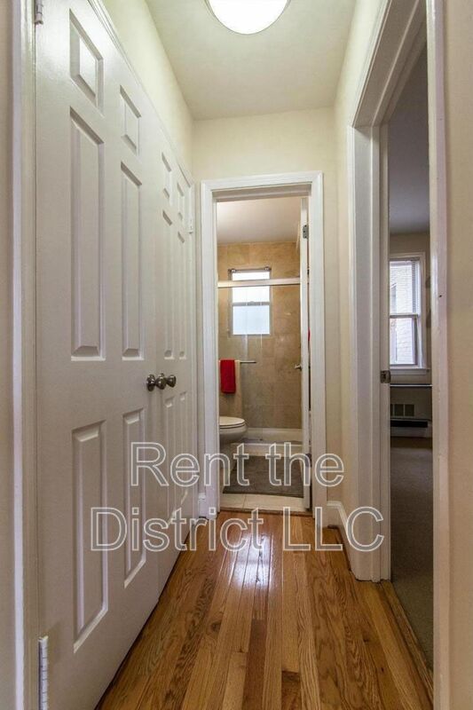 Building Photo - 1367 K St SE