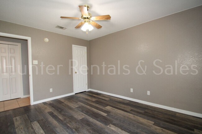 Building Photo - 3007 Dannen Ct