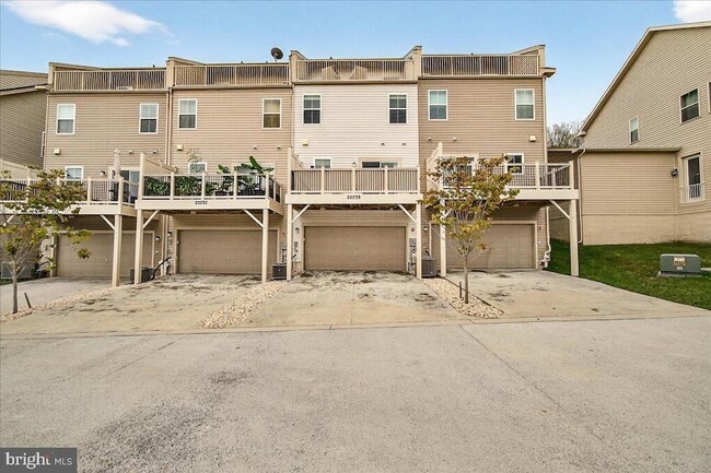 Building Photo - 22739 Tate St