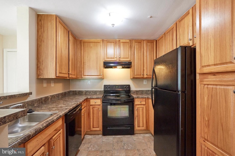 Building Photo - 9902 Boysenberry Way