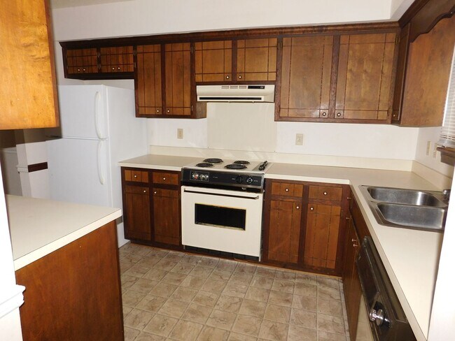 Building Photo - 1505 College Way