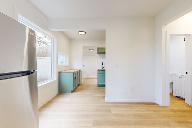 Building Photo - Ground Level Home