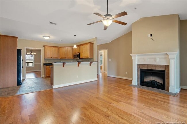 Building Photo - 1611 Bluffside Dr