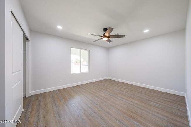 Building Photo - 11202 N 43rd Dr