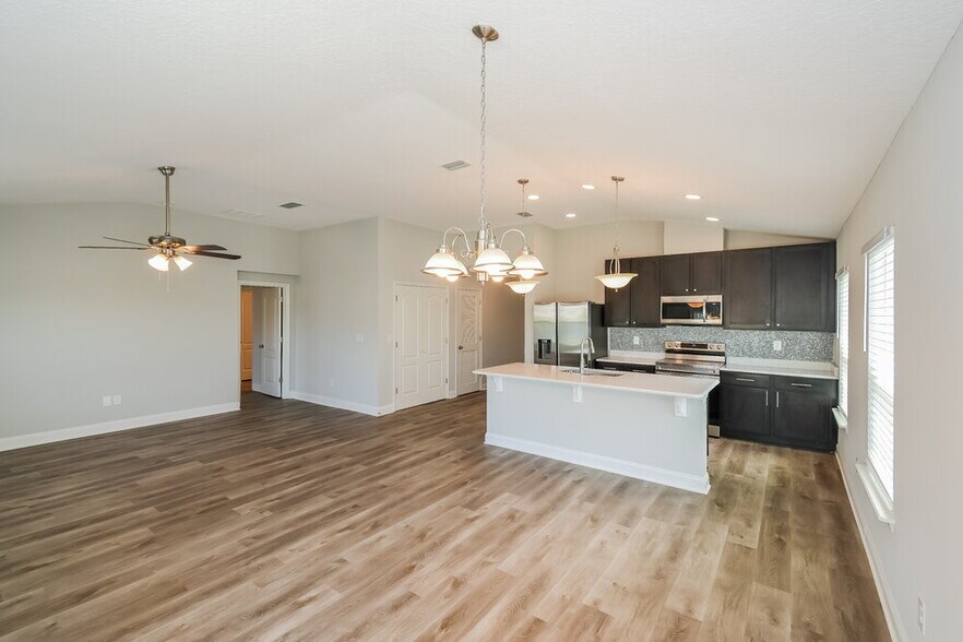 Building Photo - 683 Trellis Bay Dr