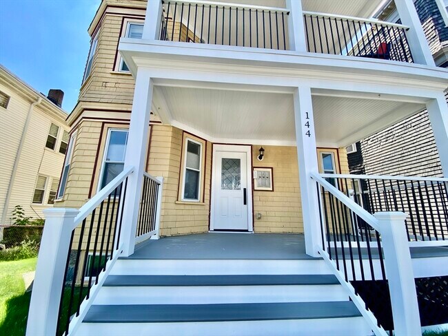 Building Photo - 144 Minot St