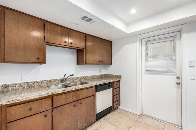 Building Photo - Prime Fountain Hills Location – 2 Bed, 1 Bath Condo Available Now!