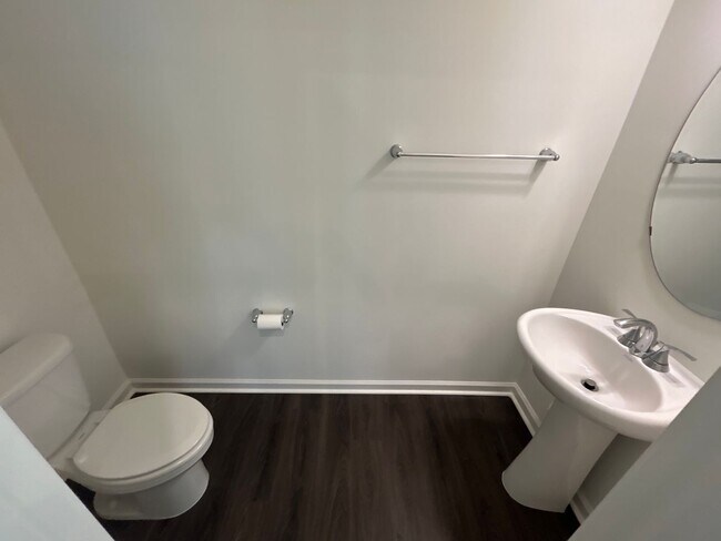 Building Photo - 3 Bedroom | 2.5 Bathroom End Unit Raleigh ...
