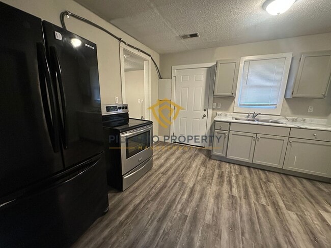 Building Photo - 2300 S A. St.