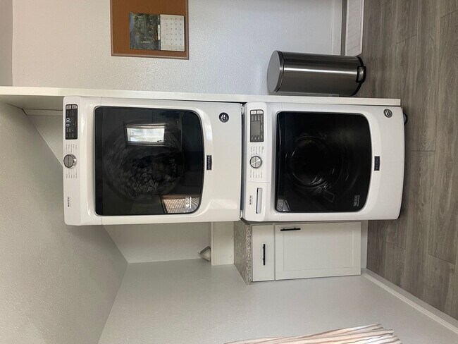 Building Photo - 15 N Corona St