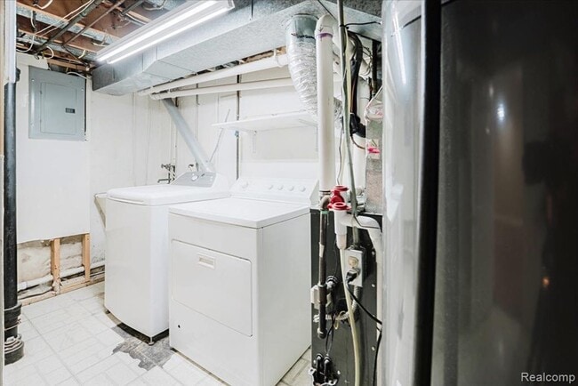 Building Photo - Location! Location! Location!