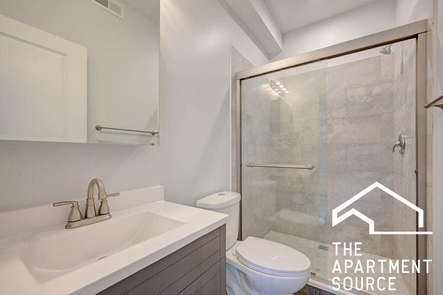 Building Photo - 1142 W 17th St