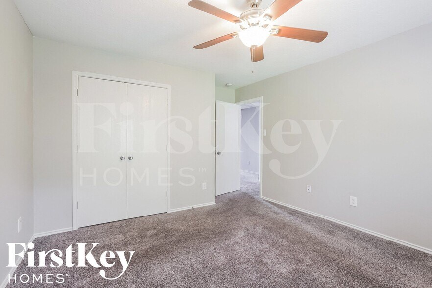 Building Photo - 2911 Cypress Island Dr