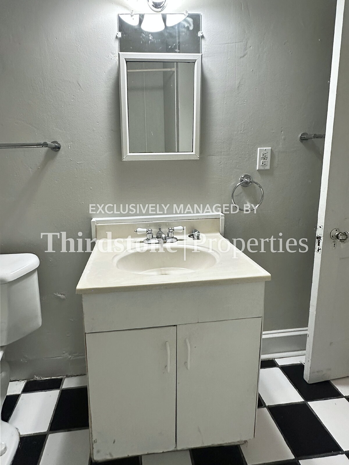 Building Photo - 2881 Selma St