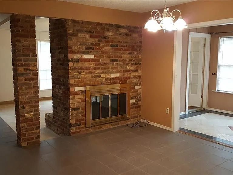 Building Photo - 2302 Bengal Ln