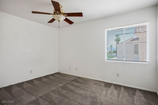 Building Photo - 5870 Gentleslope St