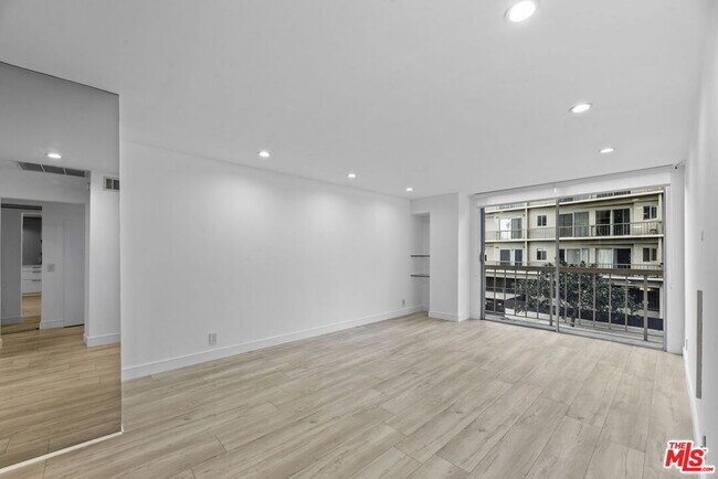 Building Photo - 10751 Wilshire Blvd