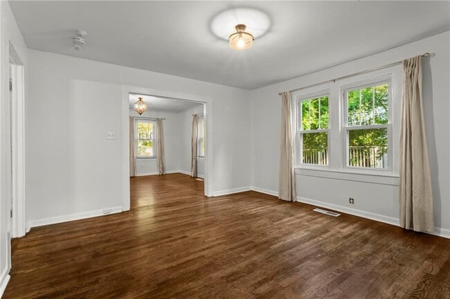 Building Photo - 2208 Forrest Pl NW