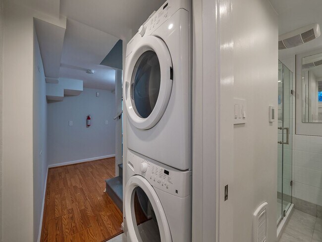 Building Photo - Charming, Renovated Bungalow in NW DC Tenley Area