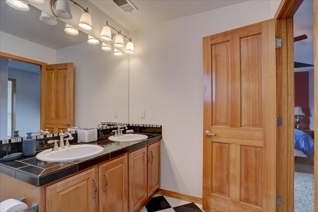 Building Photo - Stunning Longmont Home with Professional Finishes & Exceptional Privacy