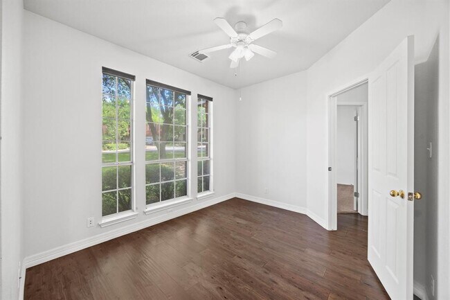 Building Photo - 13305 Chasewood Cove
