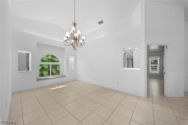 Building Photo - 2614 7th St W