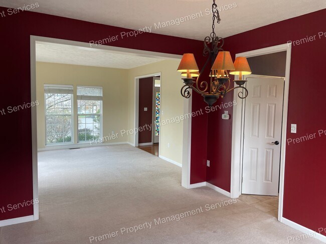 Building Photo - 709 Williamsburg Ct