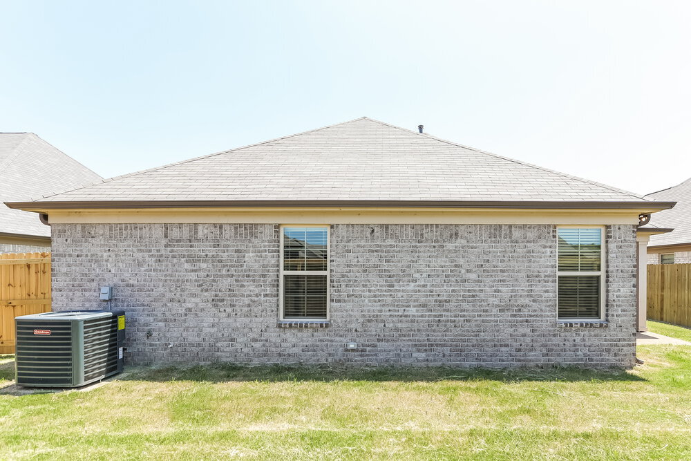 Building Photo - 1087 Darren Cir E