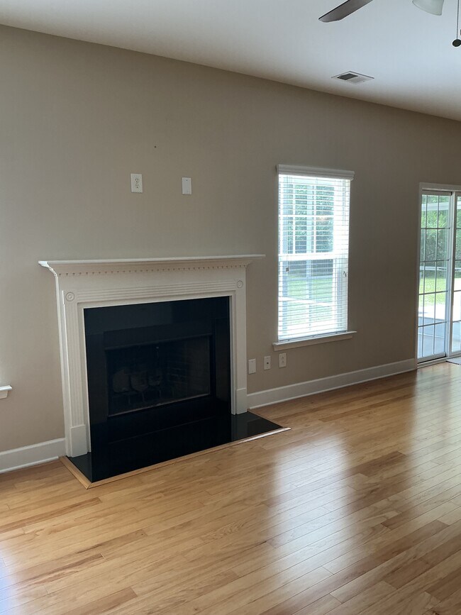 Building Photo - 222 Buttonbush Ct