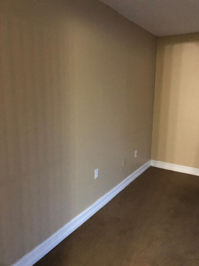 Building Photo - Green Tee - # 317