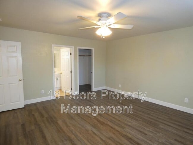 Building Photo - 5155 Tipton St