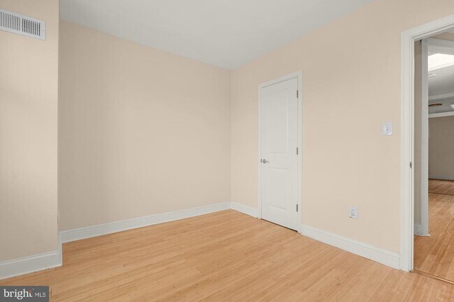 Building Photo - 151 N Potomac St