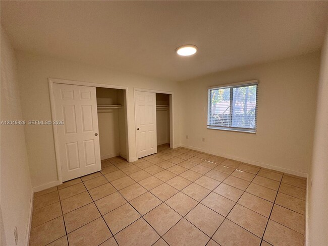 Building Photo - 2540 NE 181st St