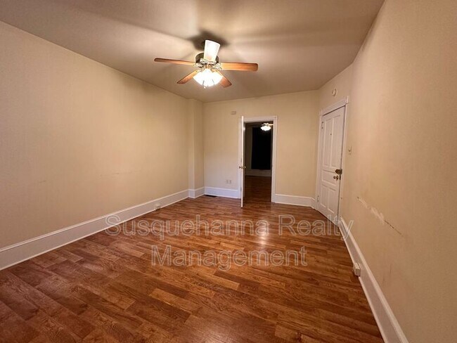 Building Photo - 342 N Mulberry St