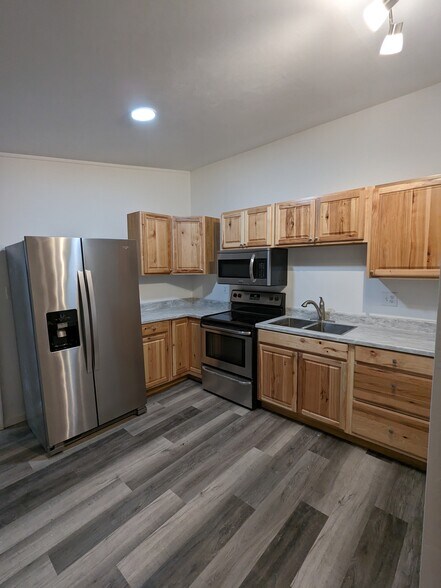 Building Photo - 2233 Hall Ave