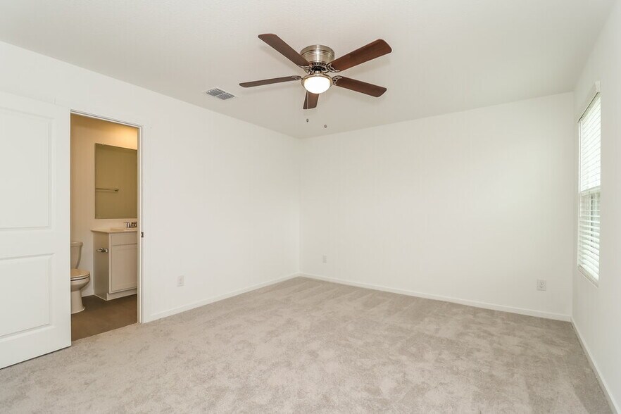 Building Photo - 118 Willow Wy