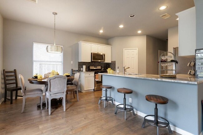 Building Photo - 14403 Olive Hill Dr