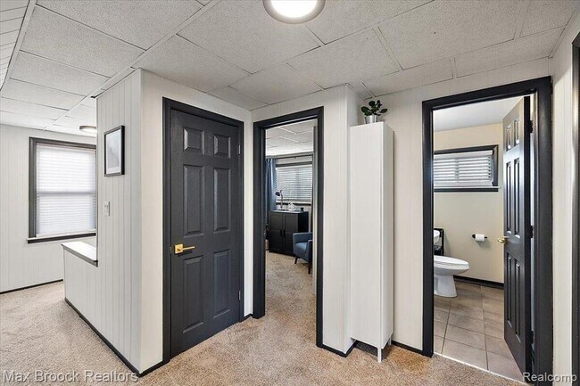 Building Photo - 3207 N Altadena Ave