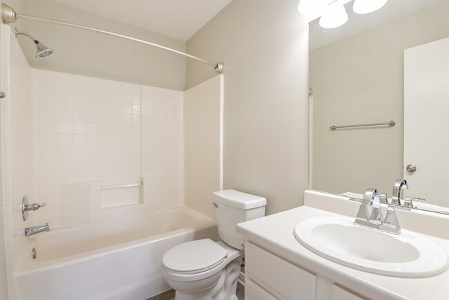 Building Photo - 827 Flint St