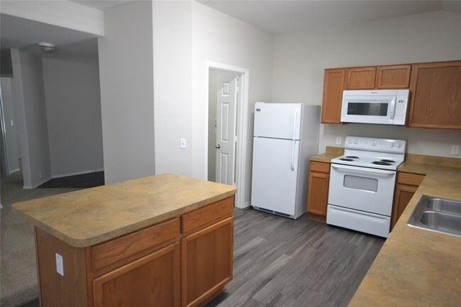 Building Photo - 2106 Kane Cove