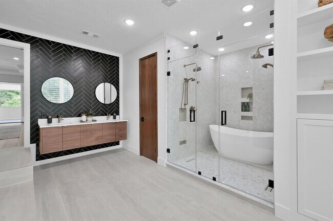 Building Photo - 35 Fernglen Dr