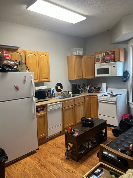 Kitchen - 444 High St