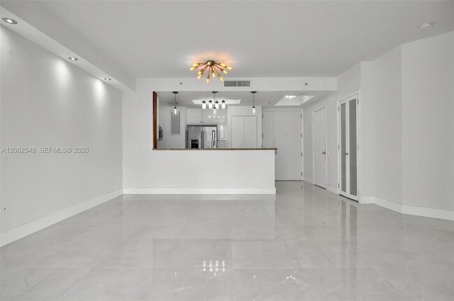 Building Photo - 808 Brickell Key Dr