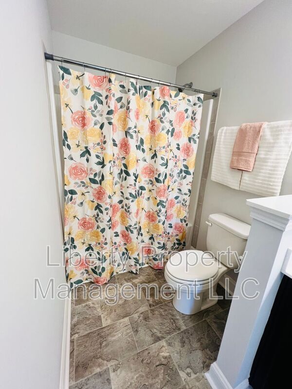 Building Photo - 326 Countryside Dr