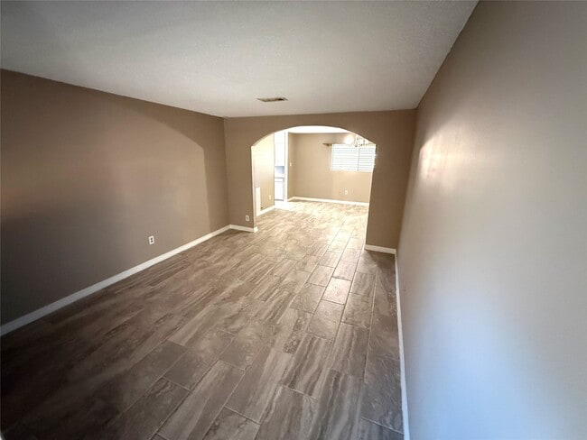 Building Photo - 2320 14th Ave N