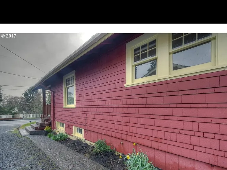 Building Photo - 2641 Irving Ave